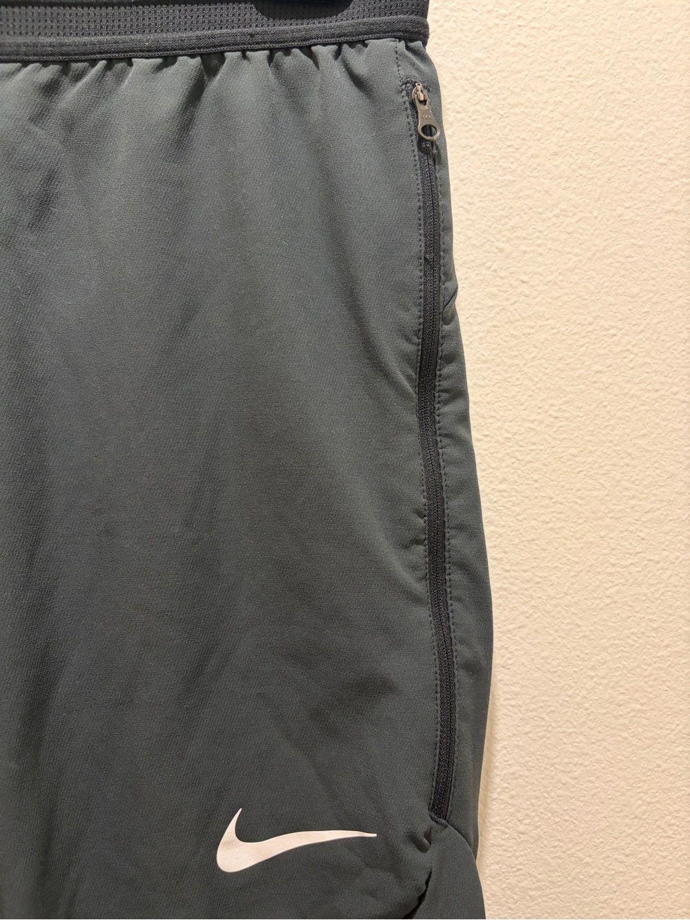 Nike Performance Training Pants - Picture 5 of 8